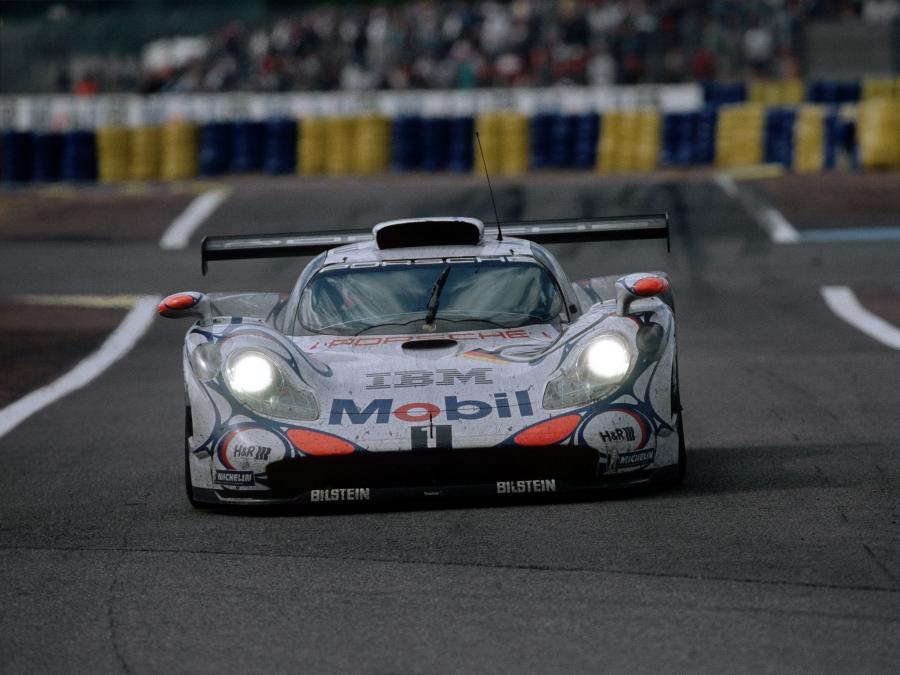  Porsche 911 GT1 1998 года  (фото 9 из 19)
